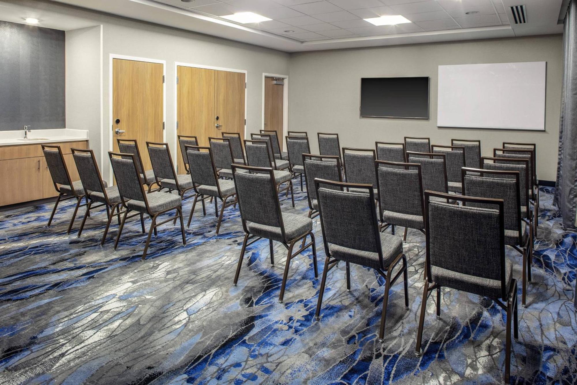 Fairfield & By Marriott Indianapolis Hotel Greenfield