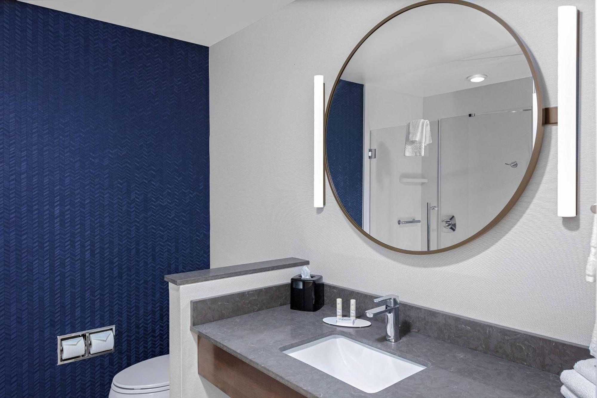 Fairfield & By Marriott Indianapolis Hotel 3*